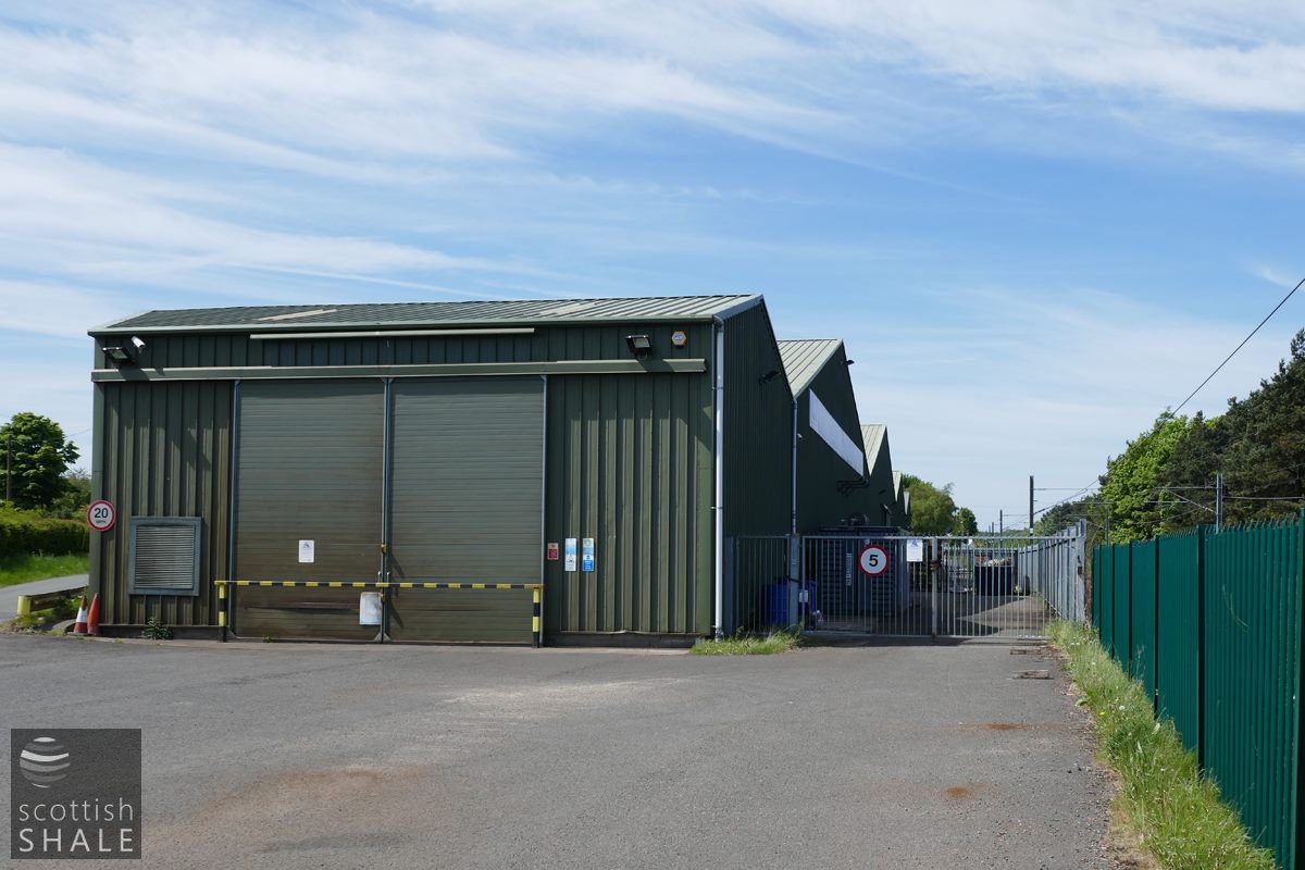 F18025-07.jpg