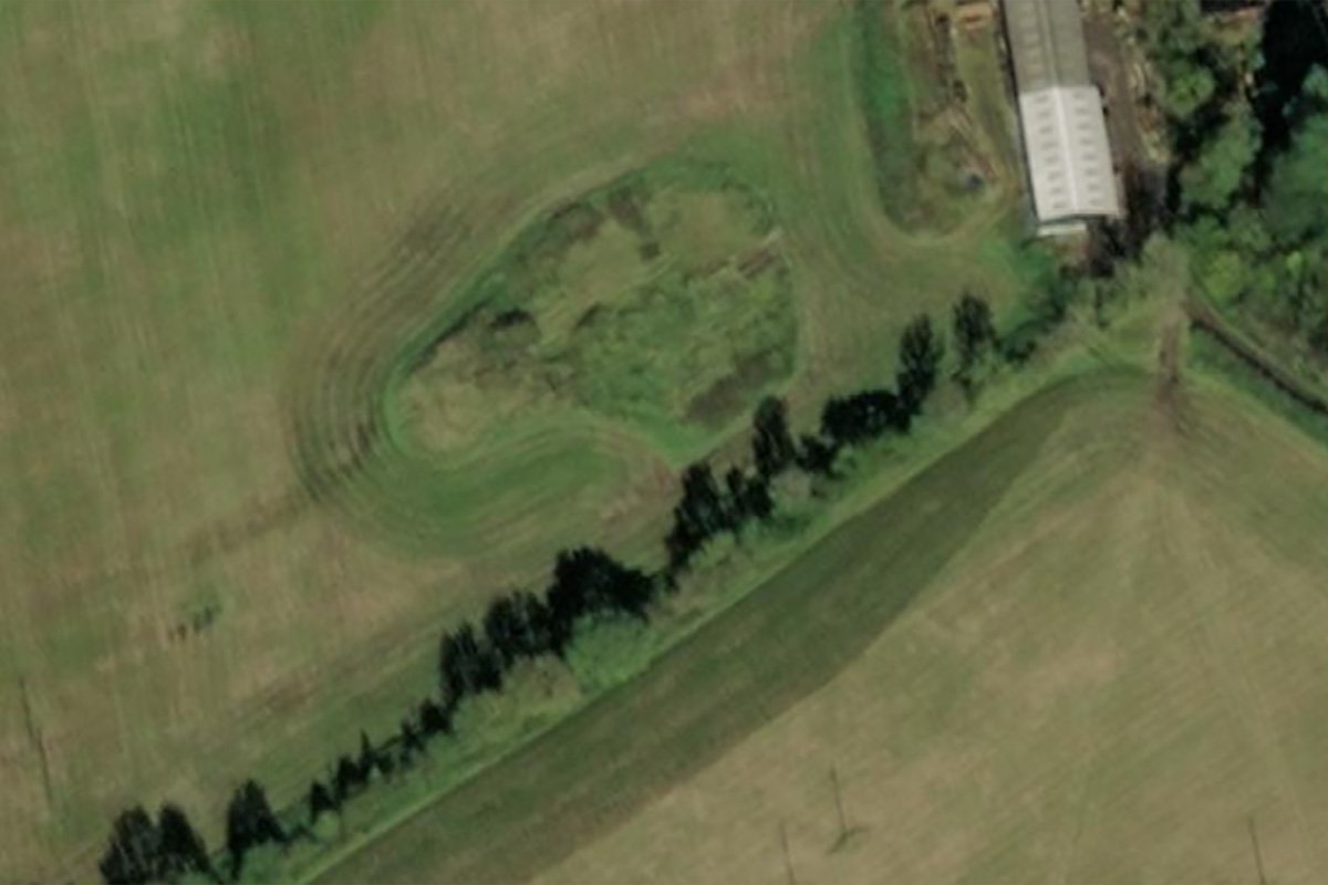 engine pit aerial